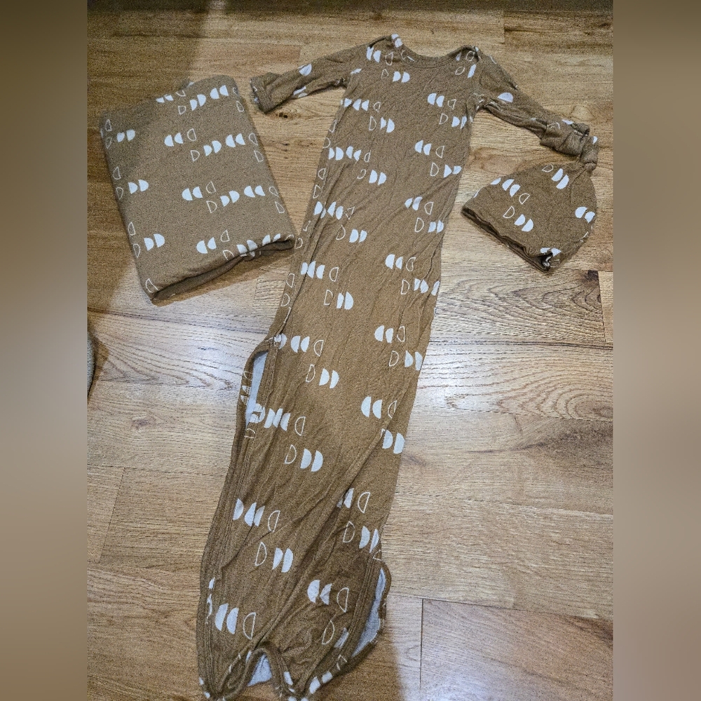 Brave Little Ones Knotted Gown Bundle 0-3